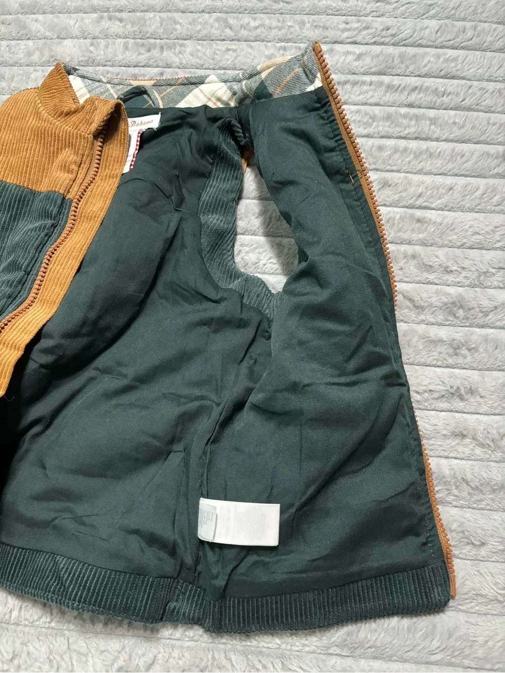 Boys Tommy Bahama Quilted Corduroy Puffer Vest Green and Tan Size 5T Cute & Cozy